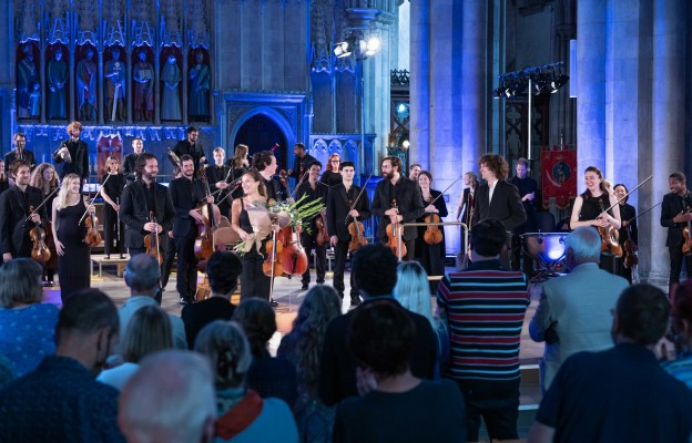 standing ovation for Nicola Benedetti and Aurora Orchestra